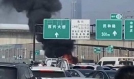 机场高速爆料视频播放,揭秘高速行车瞬间惊险瞬间